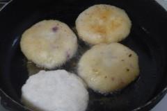 土豆紫薯饼的做法步骤6