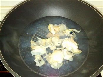 海螺炒白菜的做法图解3