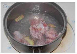 干贝海带排骨汤的做法步骤2