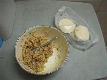 土豆鲜肉煎饺的做法步骤1