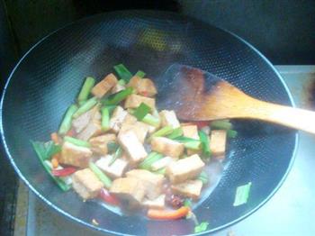 家常葱烧豆腐的做法步骤9