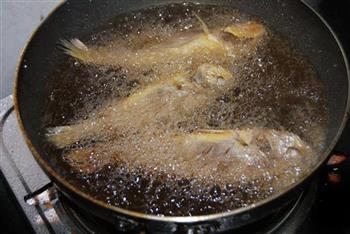 椒盐干炸小黄鱼的做法步骤7