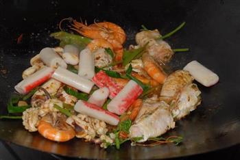 麻辣海鲜锅的做法步骤12