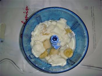 香蕉酸奶昔的做法图解2