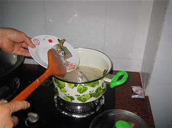 西瓜皮泥猛鱼汤的做法步骤5