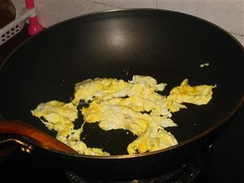 菜椒洋葱炒鸡蛋的做法步骤4
