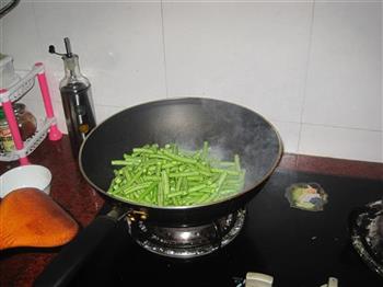 橄榄菜炒豆角的做法步骤3