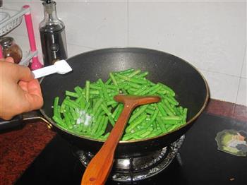 橄榄菜炒豆角的做法步骤4