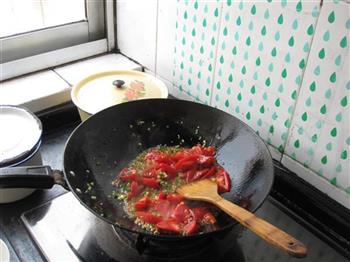 西红柿炒茄子的做法步骤6