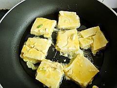 香椿锅塌豆腐的做法步骤7