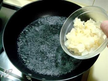 莲蓬三鲜汤的做法步骤12