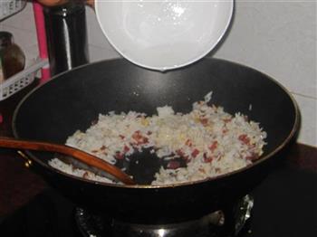 腊肠蛋炒饭的做法步骤7
