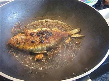 紫苏蒜头豆豉鱼的做法步骤7