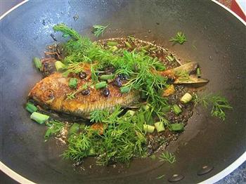 紫苏蒜头豆豉鱼的做法步骤8