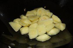红烧土豆的做法步骤4