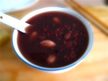 红豆花生黑米粥的做法步骤5