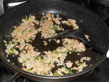 蟹肉炒饭的做法步骤8