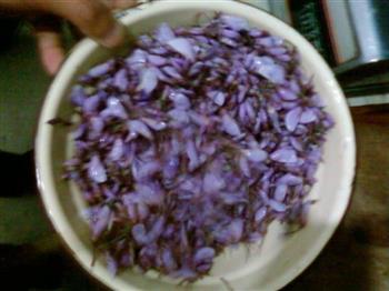 油煎紫藤花饼的做法图解2
