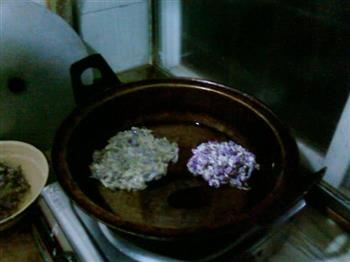 油煎紫藤花饼的做法步骤7
