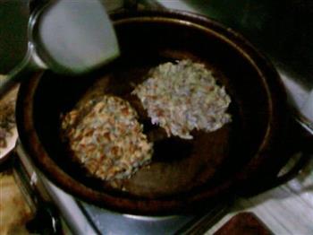 油煎紫藤花饼的做法步骤8