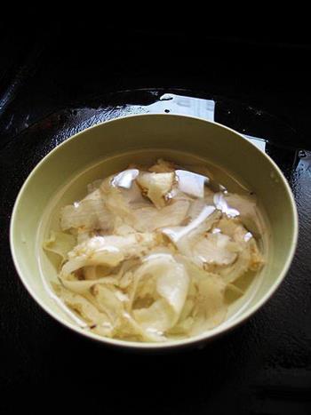 凤爪海螺瘦肉汤的做法步骤2