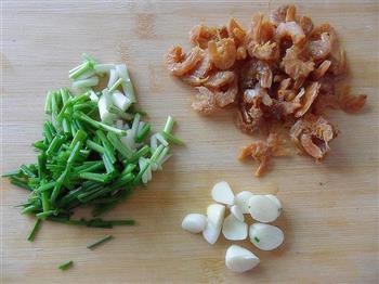 土豆炒海米的做法步骤1