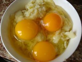 土豆泥炒鸡蛋的做法图解4