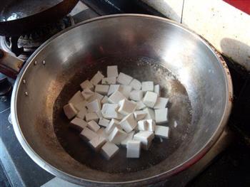皮蛋拌豆腐的做法步骤2