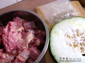 冬瓜薏米鸭肉汤的做法图解1