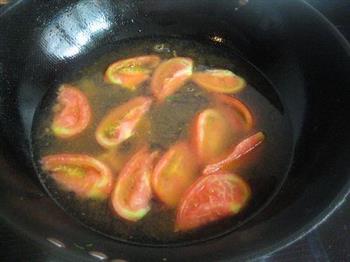 鲜虾番茄蛋汤的做法步骤3