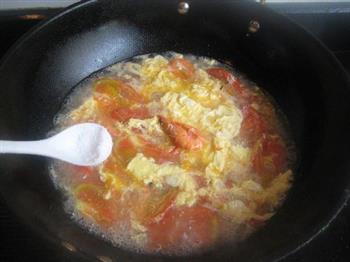 鲜虾番茄蛋汤的做法步骤6