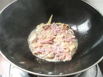 鱼肠煎蛋盖饭的做法步骤6
