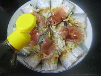咸肉蒸带鱼的做法步骤4