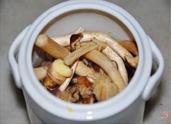 薏米茶树菇排骨汤的做法步骤3