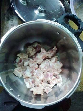 生地黑豆排骨汤的做法步骤2