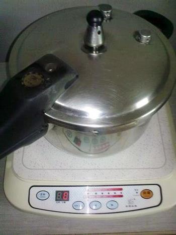 生地黑豆排骨汤的做法步骤6