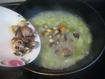 黄瓜豆瓣蛤蜊汤的做法步骤5