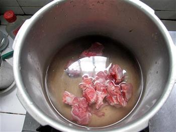 冬瓜海带丝排骨汤的做法步骤4