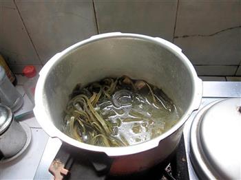 冬瓜海带丝排骨汤的做法步骤6