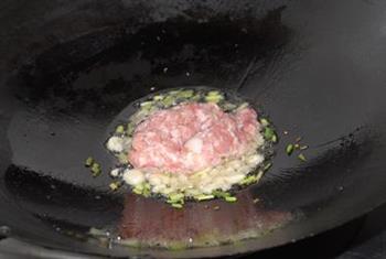 香菇肉末汤面的做法步骤5