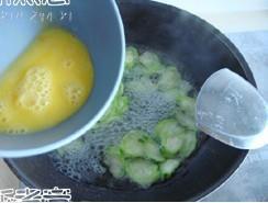 丝瓜鸡蛋汤的做法步骤3