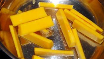 咸蛋黄焗南瓜的做法步骤3
