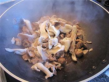 鸡肾炒蘑菇的做法步骤5