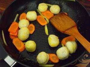 鱼丸煮青菜的做法步骤4
