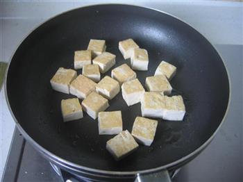 臭豆腐烧毛豆的做法步骤4