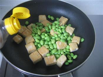 臭豆腐烧毛豆的做法步骤5