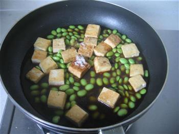 臭豆腐烧毛豆的做法图解7