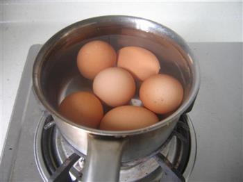 梅干菜笋干卤鸡蛋的做法步骤2