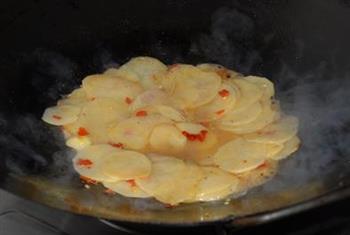 剁椒土豆片的做法步骤7