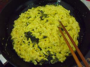 咖喱蛋炒饭的做法步骤3